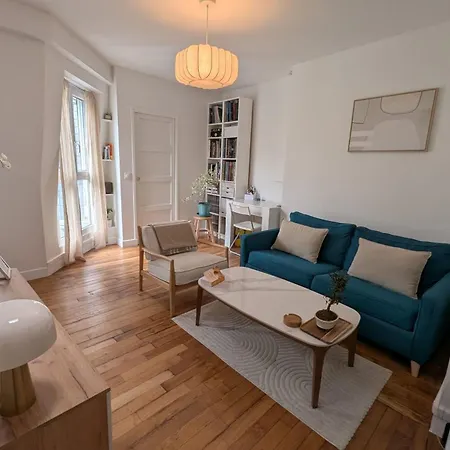 Charming Quiet And Bright In 15 Apartmán